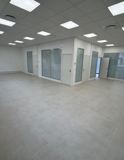 Espace de travail, bureau et salle de réunion